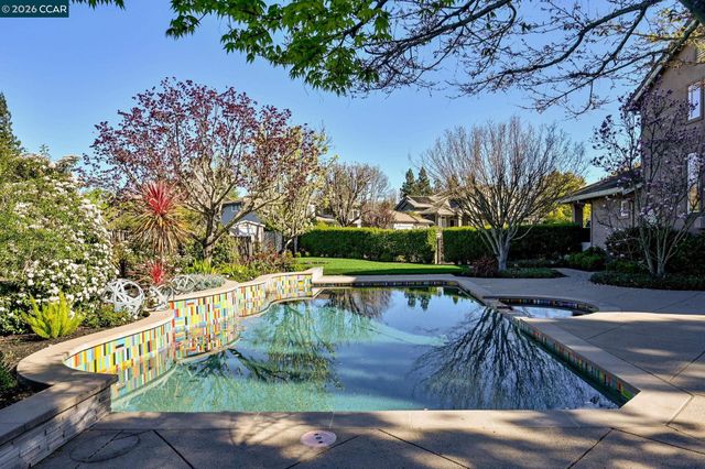 908 Gibson CT, Alamo, CA 94507