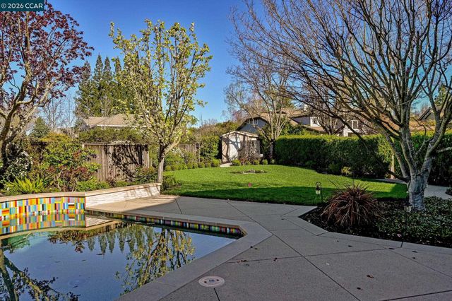 908 Gibson CT, Alamo, CA 94507