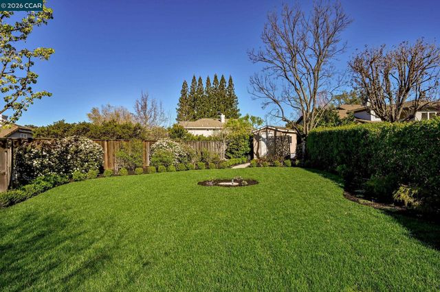 908 Gibson CT, Alamo, CA 94507