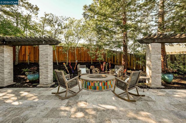 908 Gibson CT, Alamo, CA 94507