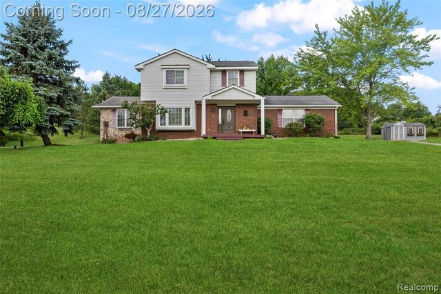 795 Vivian Lane, Oxford, MI 48371