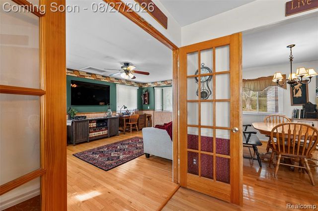 795 Vivian Lane, Oxford, MI 48371