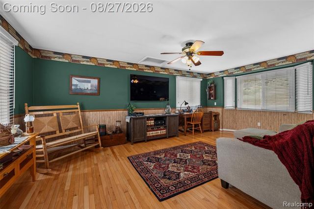 795 Vivian Lane, Oxford, MI 48371