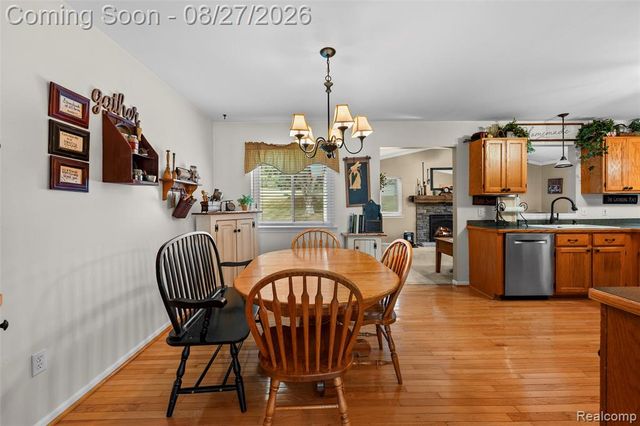 795 Vivian Lane, Oxford, MI 48371