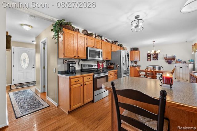 795 Vivian Lane, Oxford, MI 48371