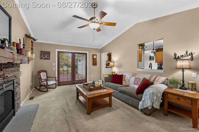 795 Vivian Lane, Oxford, MI 48371
