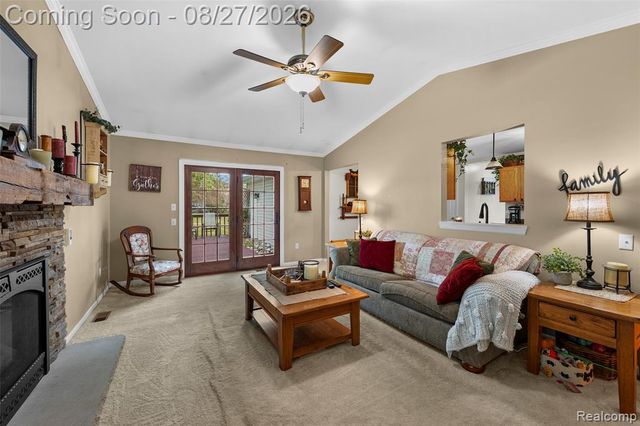 795 Vivian Lane, Oxford, MI 48371