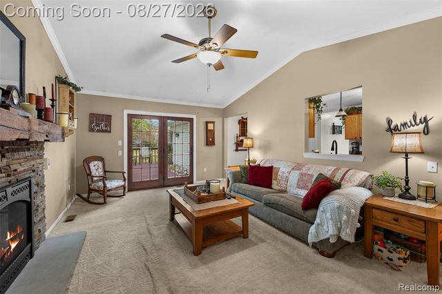 795 Vivian Lane, Oxford, MI 48371