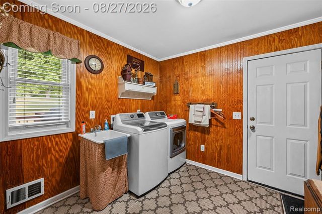 795 Vivian Lane, Oxford, MI 48371