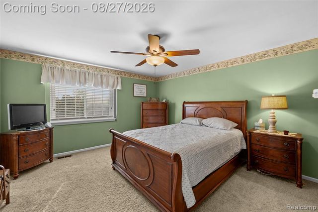 795 Vivian Lane, Oxford, MI 48371