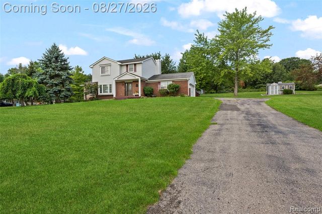 795 Vivian Lane, Oxford, MI 48371