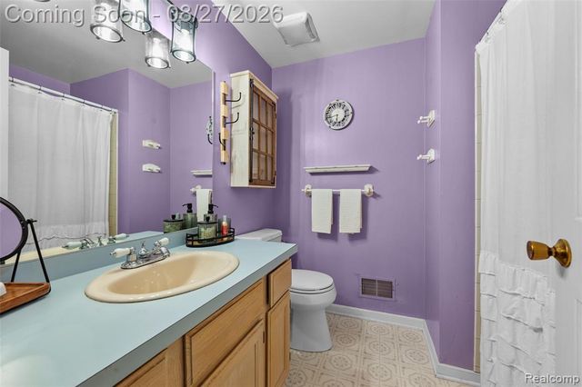 795 Vivian Lane, Oxford, MI 48371