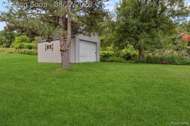 795 Vivian Lane, Oxford, MI 48371