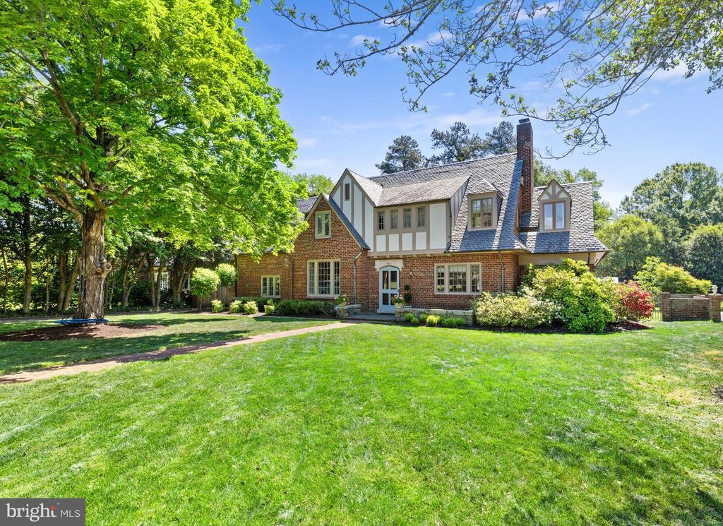 403 HARLAN CIR, Richmond, VA 23226