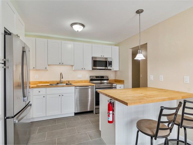 19 Twin Oaks Terrace, South Burlington, VT 05403