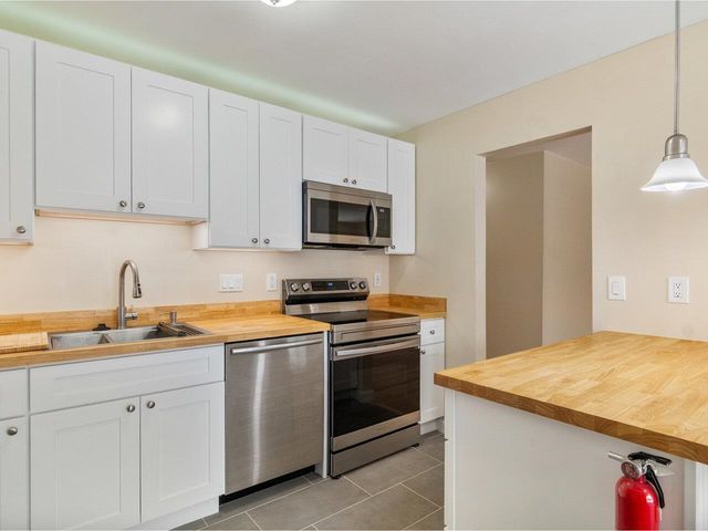 19 Twin Oaks Terrace, South Burlington, VT 05403