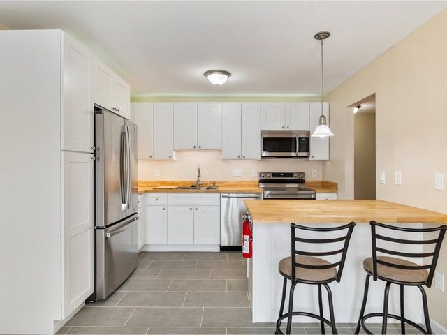 19 Twin Oaks Terrace, South Burlington, VT 05403