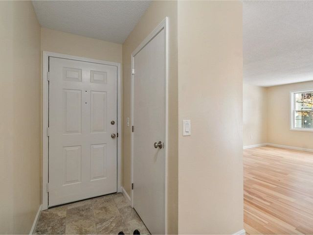 19 Twin Oaks Terrace, South Burlington, VT 05403