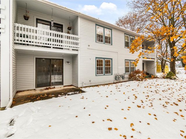 19 Twin Oaks Terrace, South Burlington, VT 05403