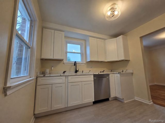 16039 Curtis Street, Detroit, MI 48235