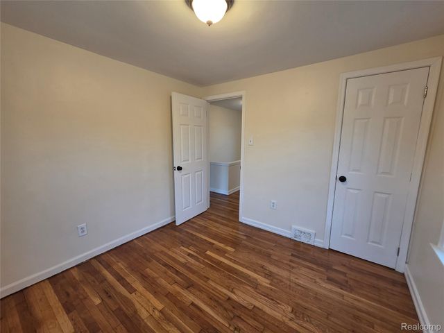 16039 Curtis Street, Detroit, MI 48235