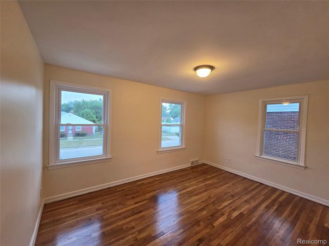 16039 Curtis Street, Detroit, MI 48235