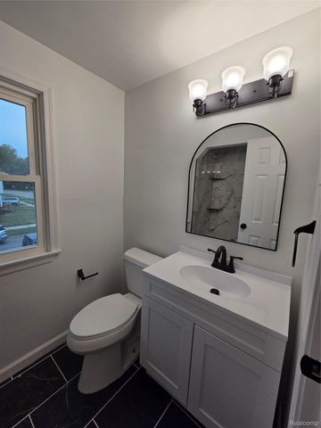 16039 Curtis Street, Detroit, MI 48235