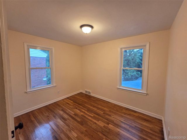 16039 Curtis Street, Detroit, MI 48235