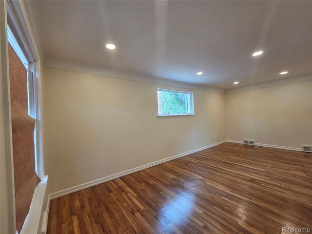 16039 Curtis Street, Detroit, MI 48235