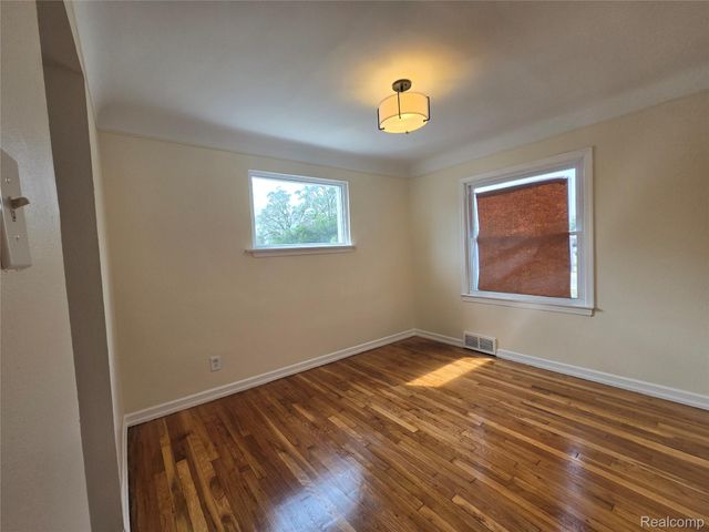 16039 Curtis Street, Detroit, MI 48235