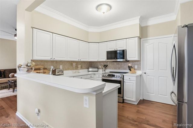 39469 Edgewater Drive, Northville, MI 48168