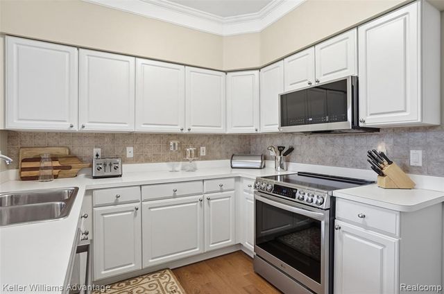 39469 Edgewater Drive, Northville, MI 48168