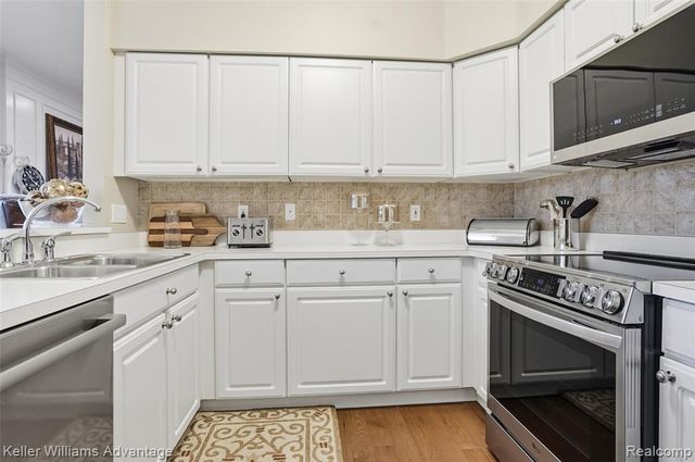 39469 Edgewater Drive, Northville, MI 48168