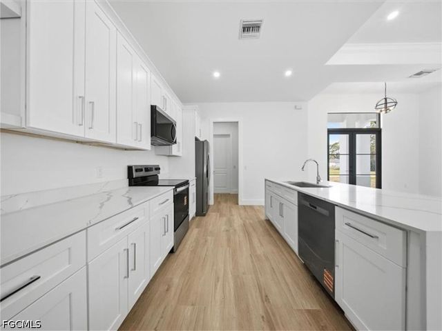 6125 Hershey AVE, Fort Myers, FL 33905
