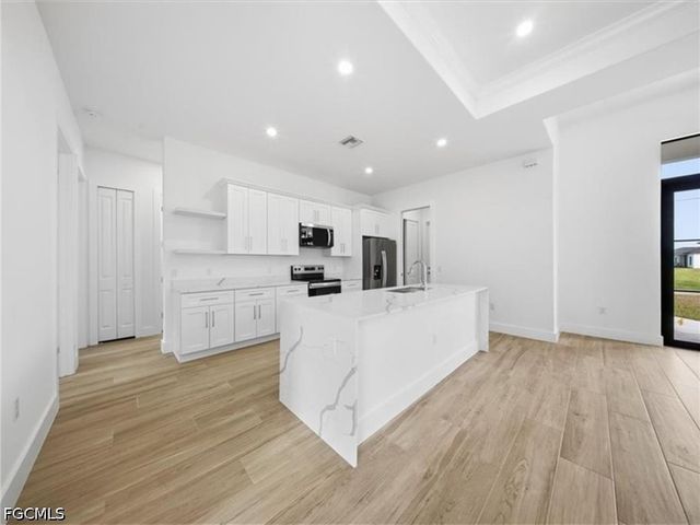 6125 Hershey AVE, Fort Myers, FL 33905