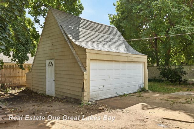 1841 Gratiot Avenue, Saginaw, MI 48602