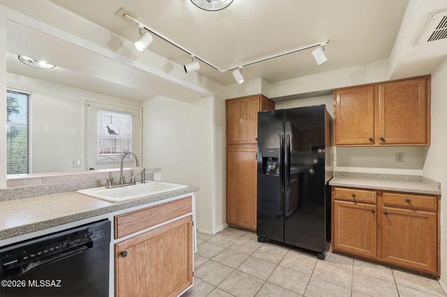 436 S Paseo Cerro Unit B, Green Valley, AZ 85614