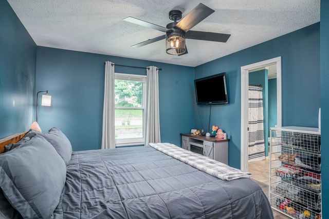 2702 W 46th Street, Davenport, IA 52806