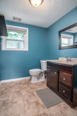 2702 W 46th Street, Davenport, IA 52806