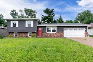2702 W 46th Street, Davenport, IA 52806