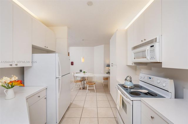 10750 NW 66th Street 312, Doral, FL 33178