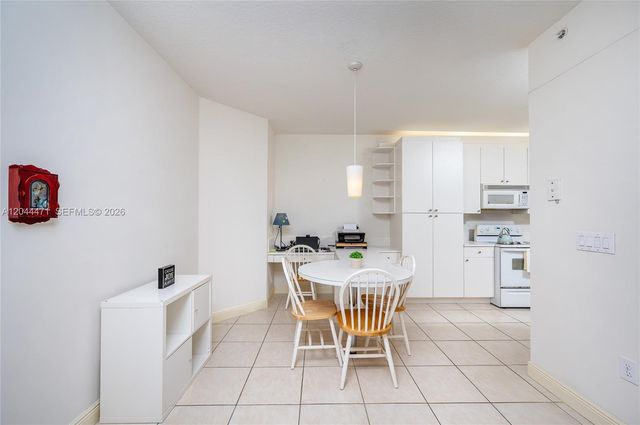 10750 NW 66th Street 312, Doral, FL 33178