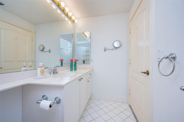 10750 NW 66th Street 312, Doral, FL 33178