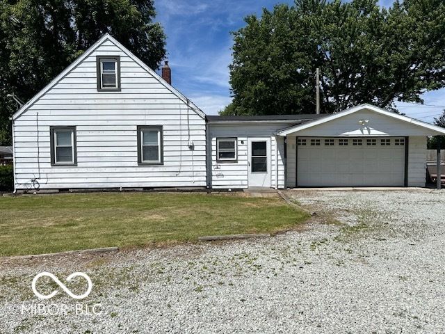 220 E 34th Street, Anderson, IN 46013