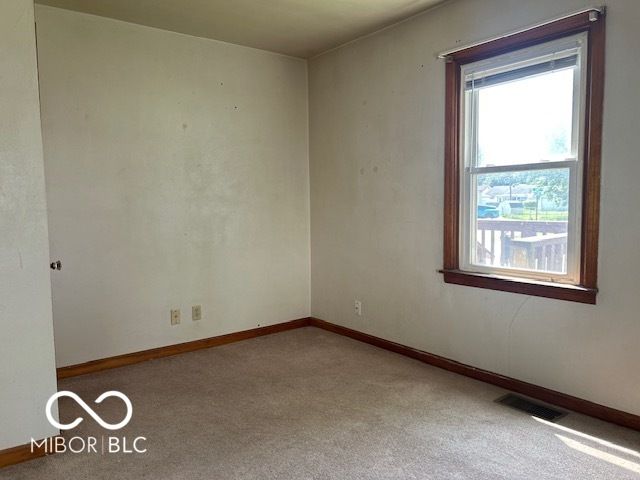 220 E 34th Street, Anderson, IN 46013