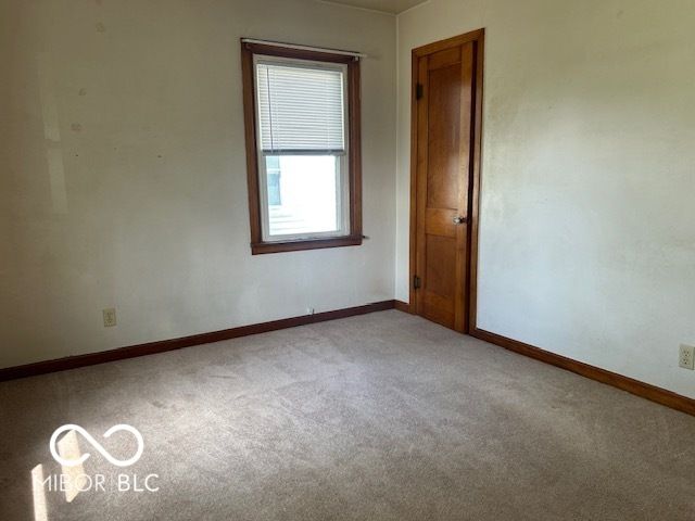 220 E 34th Street, Anderson, IN 46013