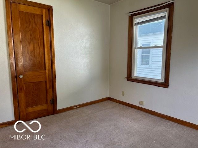220 E 34th Street, Anderson, IN 46013