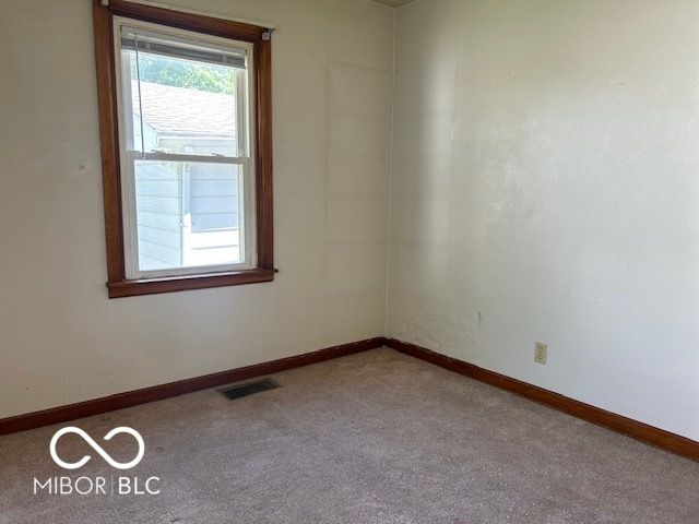 220 E 34th Street, Anderson, IN 46013