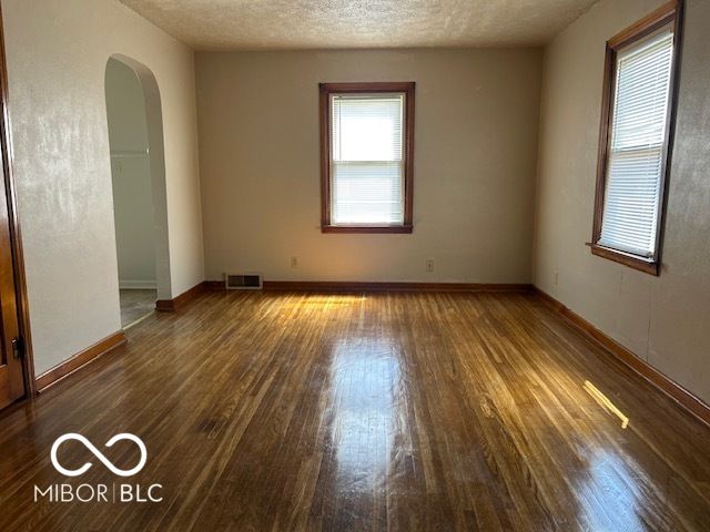 220 E 34th Street, Anderson, IN 46013