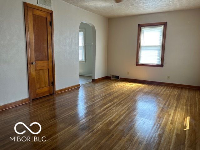 220 E 34th Street, Anderson, IN 46013